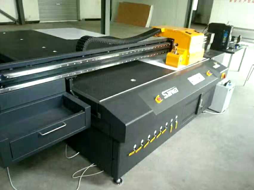 UV打印机器-标识标牌生产厂家专业设备